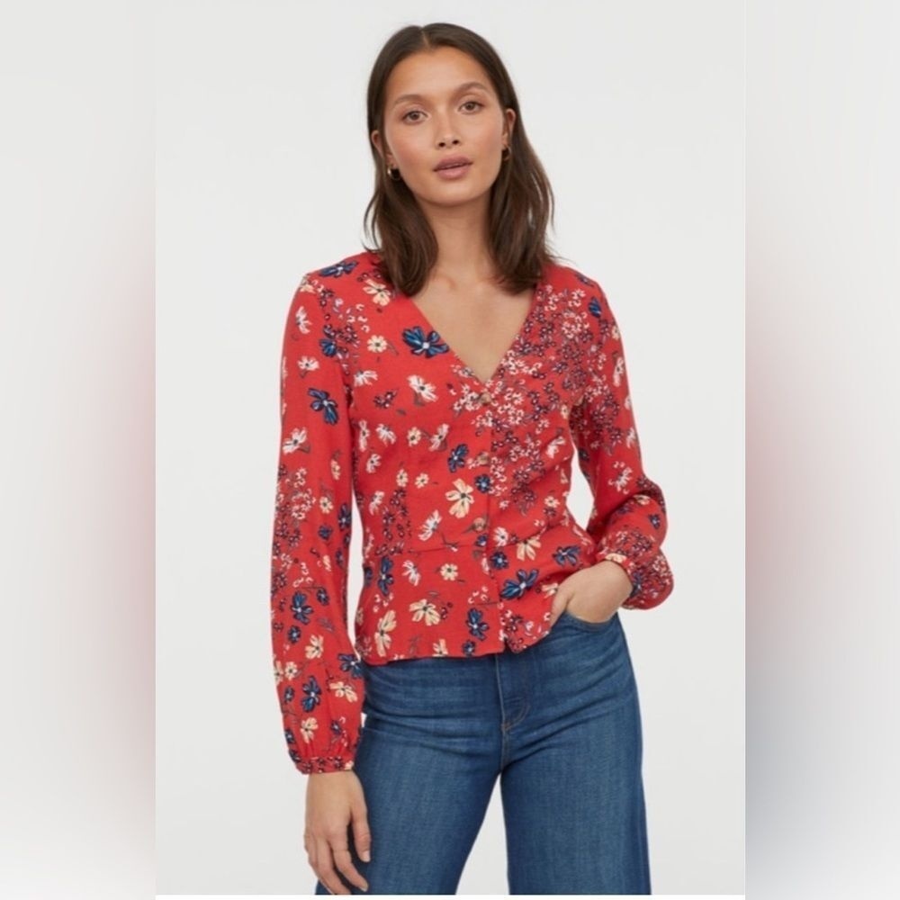 H&M Womens Red Floral Rayon Blouse‎ size 8 Like New